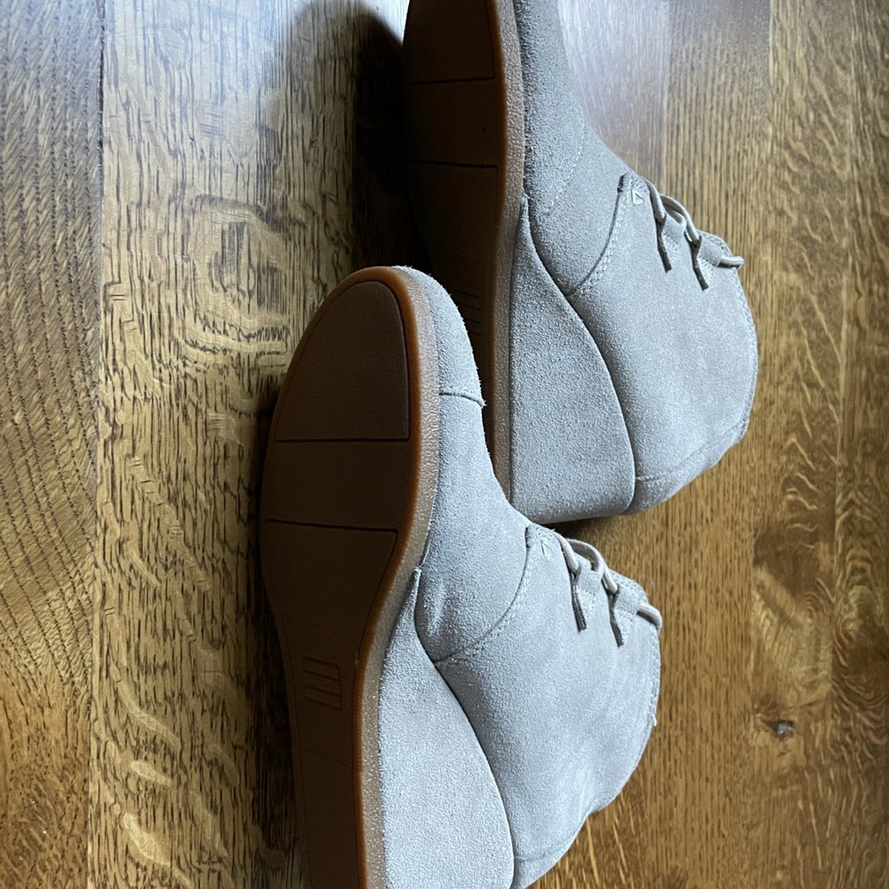 Toms Taup Wedge - Brand New